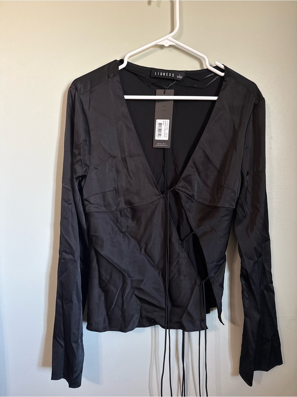 NWT Lioness Mariah Long Sleeve Asymmetric Tie-Front Satin Top Onyx Black L
